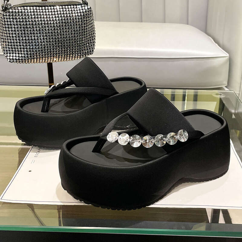 Platform Thick Sole Fashion Flip-Flops for Women 2025 Spring New Rhinestone Elegant Casual Sandals