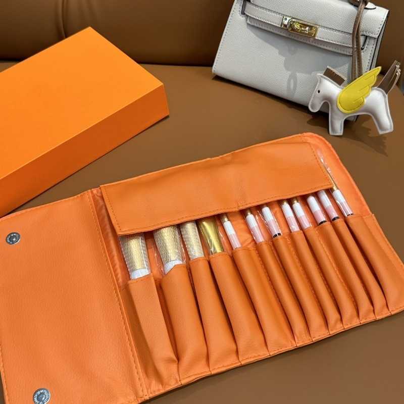 12-Piece Carriage Makeup Brush Set Woolen Gift Box Packaging for Home Office Gift Giving for Women