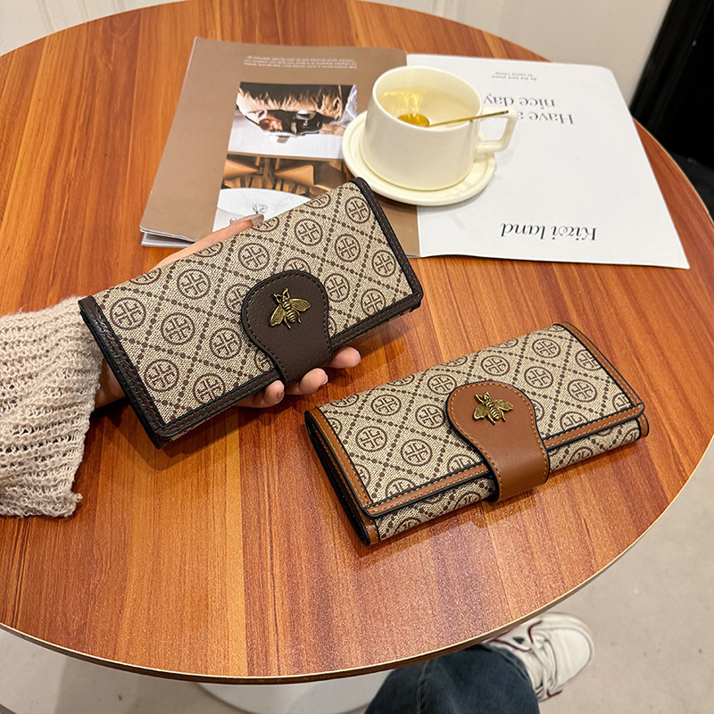 Luxury Brand Designer Bag Summer New Korean Style Niche Large Capacity Printed Bee Multi-Card Slot Lightweight Fashion Women's Wallet Wholesale