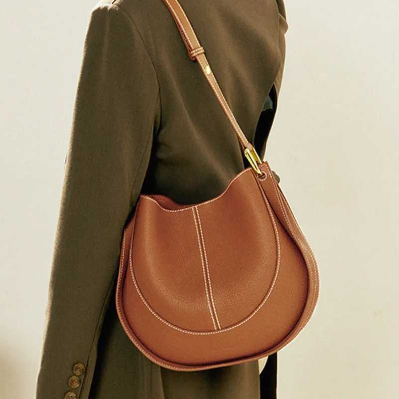 Fashion Womens Bag Large capacity Designer Shoulder Bag High Quality Cowhide Handbags Women Crossbody Saddle Bags Y250719