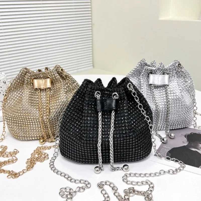 New Bag Womens New Trendy Bag Texture Net Red Diamond Shoulder Bag Fashion Chain Crossbody Bucket Bag Y250719