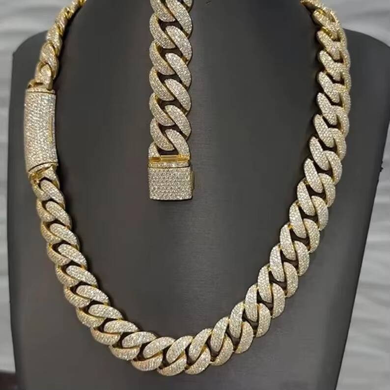 Mens 18mm Fully Iced Out Hip Hop Style Cuban Chain Moissanite Diamond Trendy Gold Plated Link Jewelry for Weddings Fashion