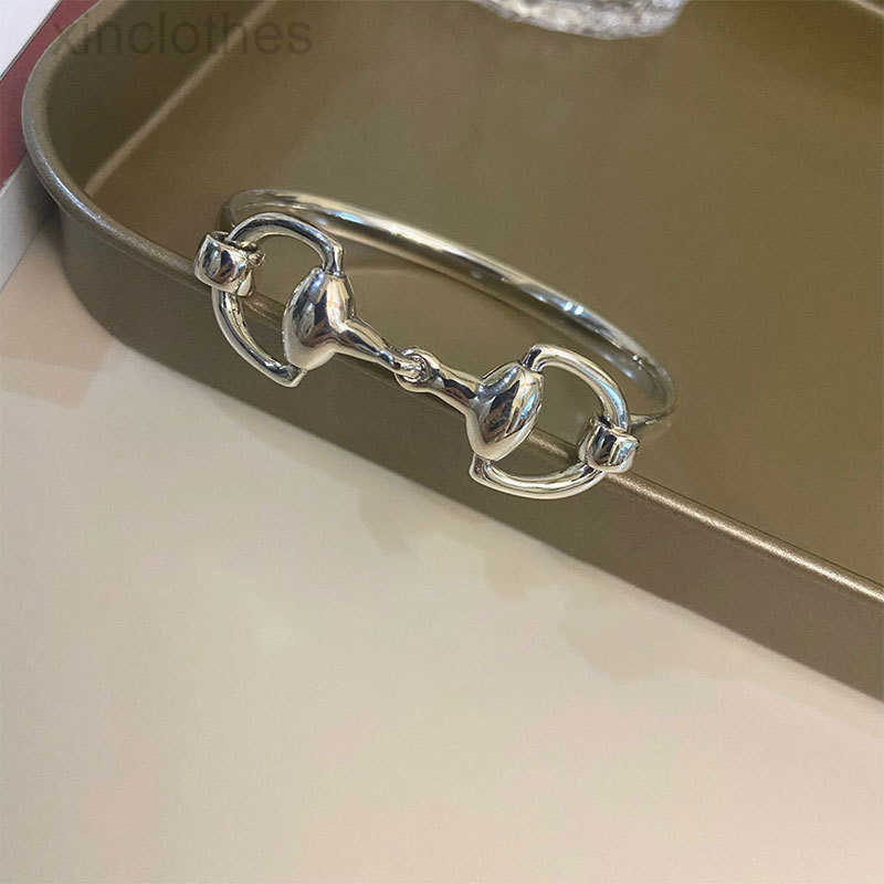 Jewelrys Wholesale European Fashion Horse Snaffle Bit Easy Hook Clasp Charm Bracelet Bangle Promotional Gifts z240704