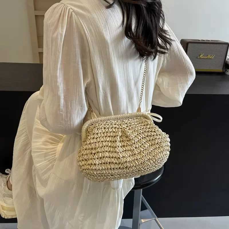 Exquisite Hollow Out Straw Woven Crossbody Bags 2025 Summer New Fresh Simple Bags for Women Casual Versatile Shoulder Bags Y250719