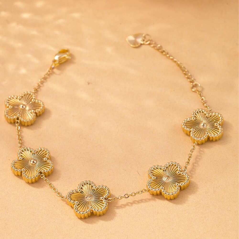 Lucky Five-Leaf Clover Bracelet Titanium Steel Gold Light Niche Design Non-Fading Straight Hair