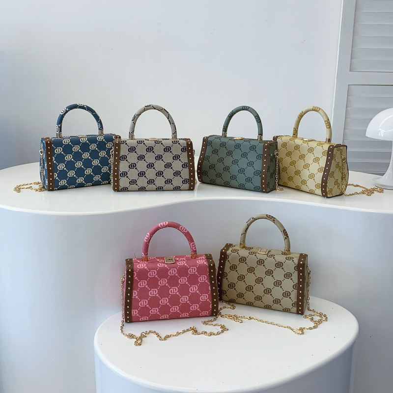 Luxury Brand Designer Bag Beibei Shangpin 2025 New High-End Fashion Rivet Box Bag Handbag Shoulder Crossbody Women's Bag