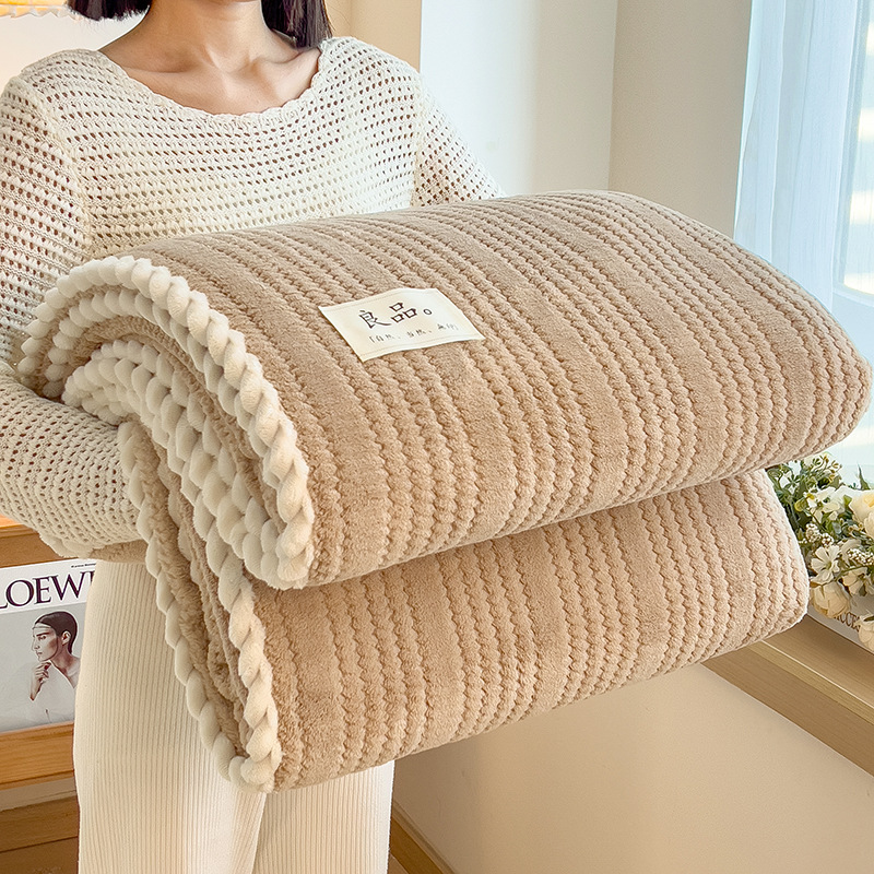 Designer Blanket Jacquard Fleece Platinum Multifunctional Blanket Hemming Fleece Blanket Office Nap Blanket