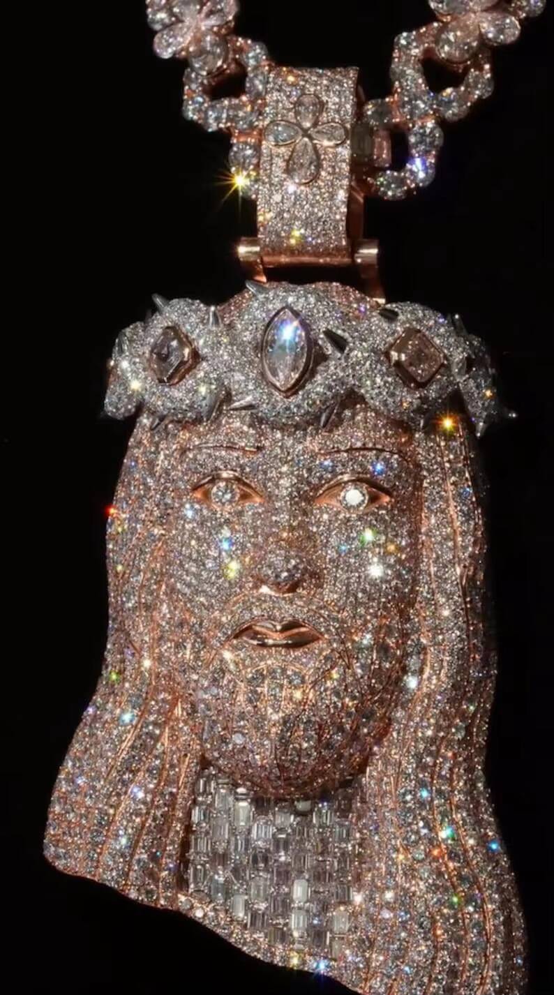 Exclusively 14kt White Gold Link Chain and Pendant with Dazzling Moissanite Diamonds Elevate Your Fashion Style