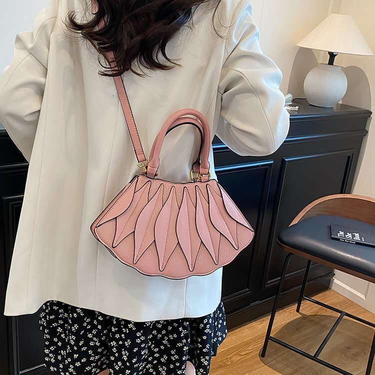 2025 Summer New High-Quality Textured Patchwork Shell Handbag Stylish Versatile Shoulder Crossbody Bag