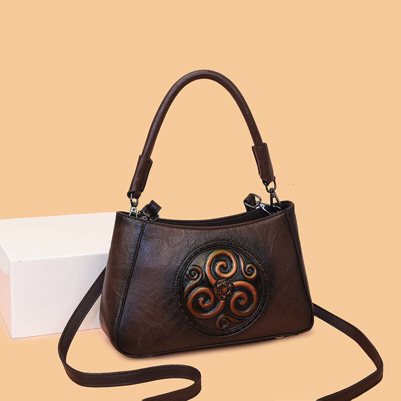 2025 New Shoulder Soft Leather Casual Versatile Textured Crossbody Niche Design Commuter Bag
