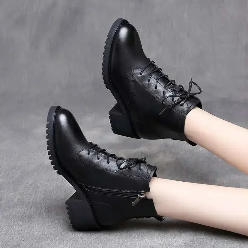 2025 Womens Shoes Chelsea Boot Women Leather Boot Chunky Winter Shoe Platform Ankle Boots Thick Heel er 250714
