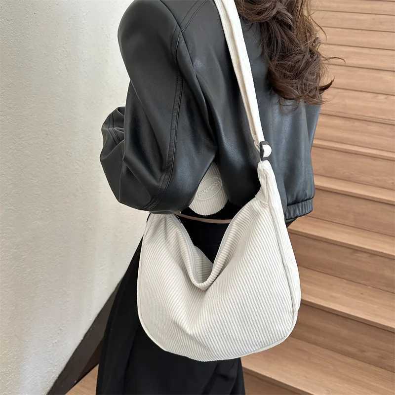 Corduroy Crossbody Bag Large Capacity Adjustable Strap Women Daily Casual Solid Color Lightweight Work All-Match Shoulder Bag Y2508071