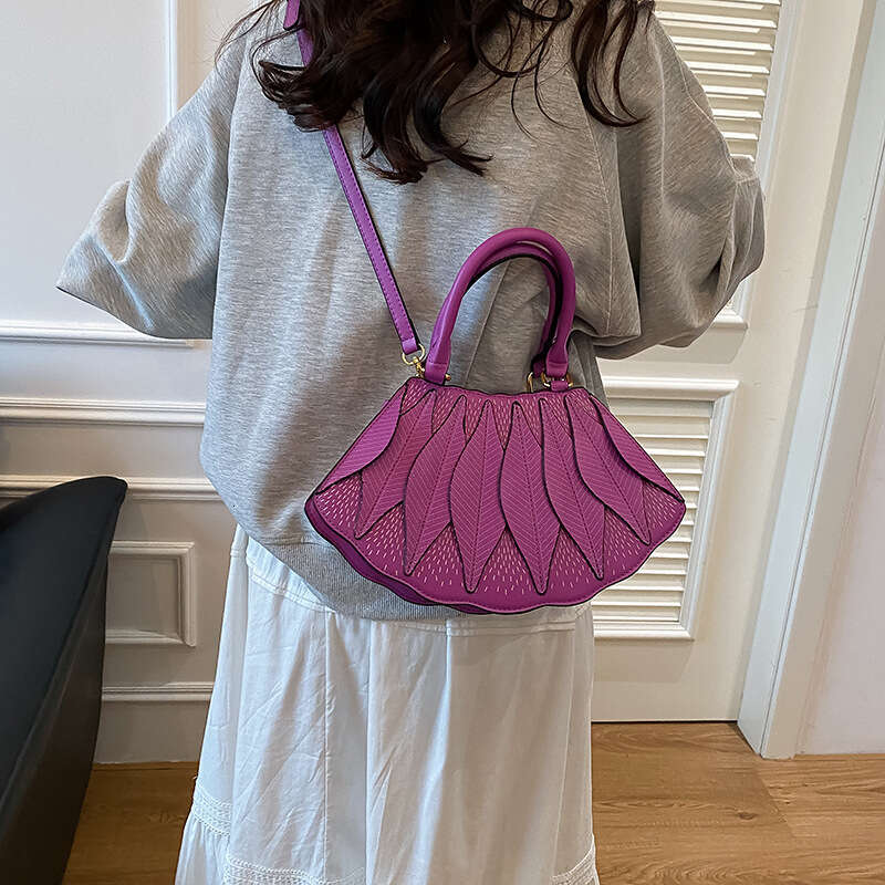 Ins Trendy Design Fan 2025 New Summer Versatile Shoulder Fashion Crossbody Women's Bag