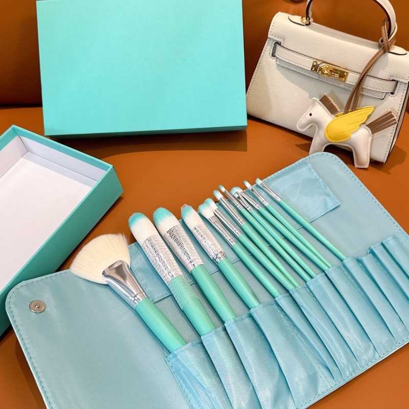 12-Piece Carriage Makeup Brush Set Woolen Gift Box Packaging for Home Office Gift Giving for Women