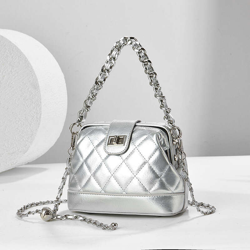 High-end Niche Quilted Embroidery Shell New Fashion Versatile Shoulder Commuter Crossbody Mini Bag