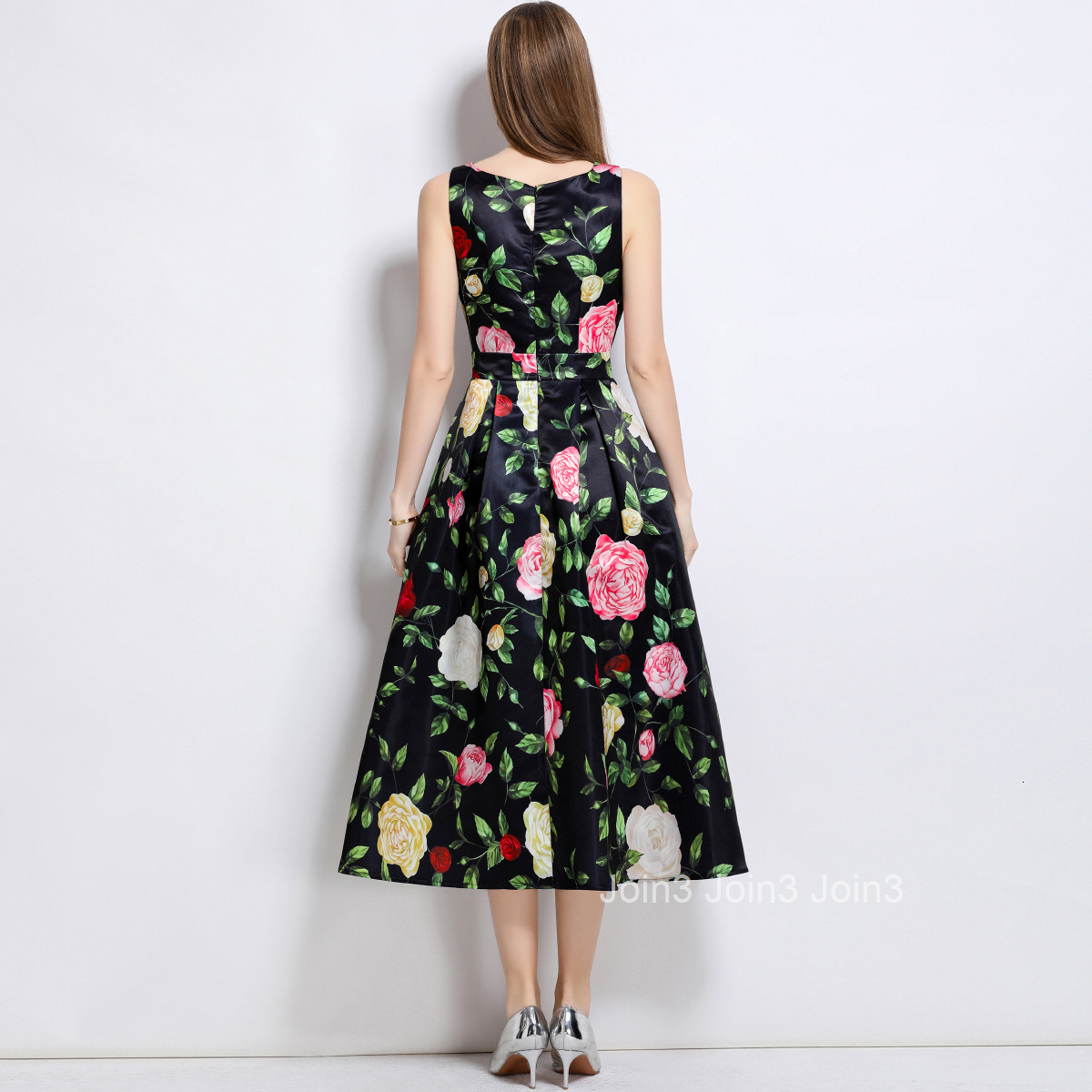 6507 Sleeveless High Waist Dress with Three-Dimensional Tailoring and Waist-Cinching Design