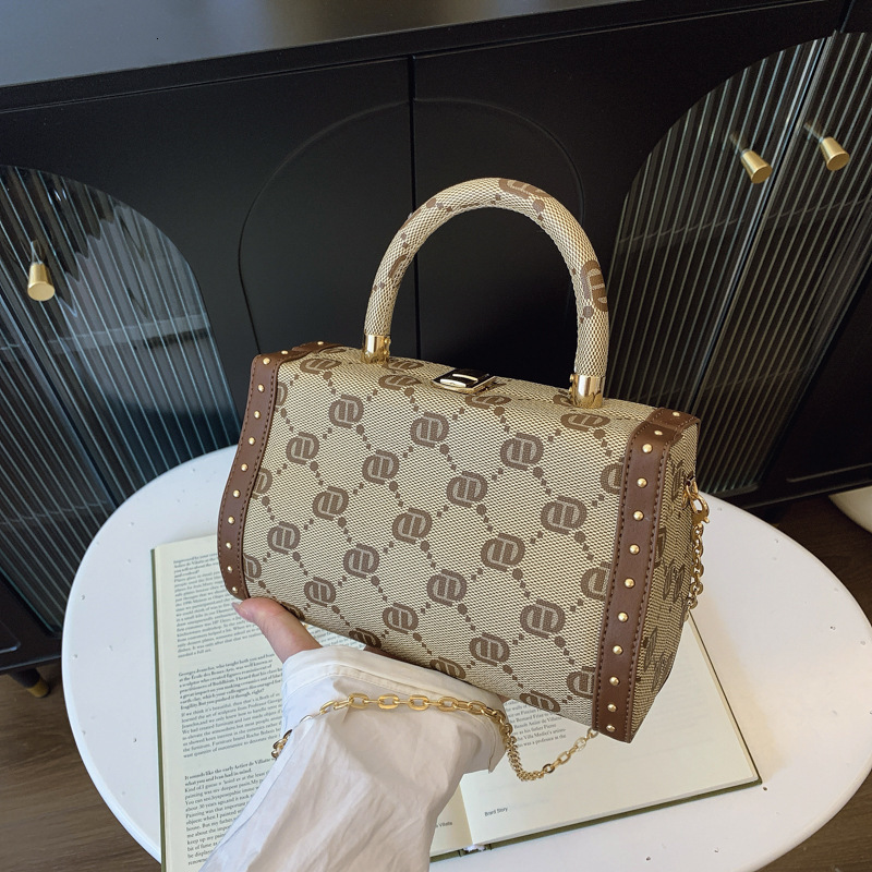 Luxury Brand Designer Bag Beibei Shangpin 2025 New High-End Fashion Rivet Box Bag Handbag Shoulder Crossbody Women's Bag