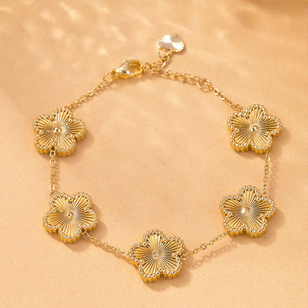 Lucky Five-Leaf Clover Bracelet Titanium Steel Gold Light Niche Design Non-Fading Straight Hair