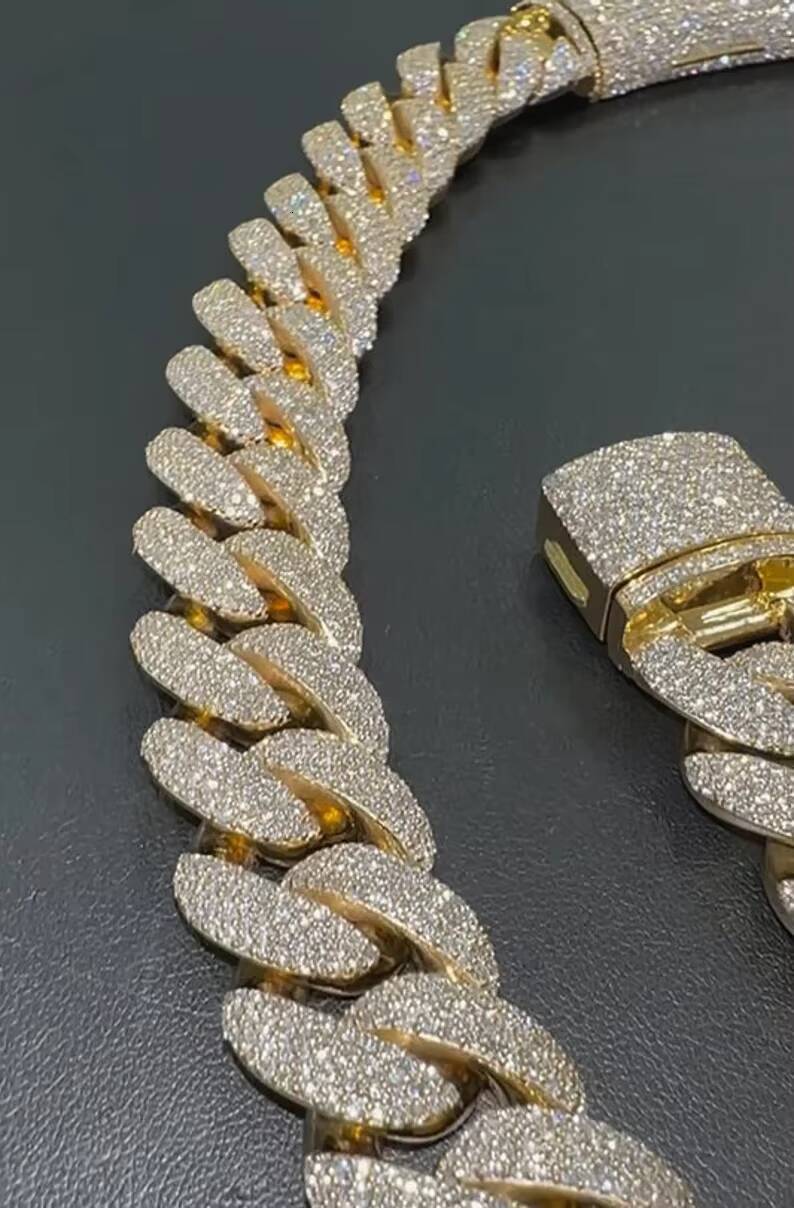 Mens 18mm Fully Iced Out Hip Hop Style Cuban Chain Moissanite Diamond Trendy Gold Plated Link Jewelry for Weddings Fashion