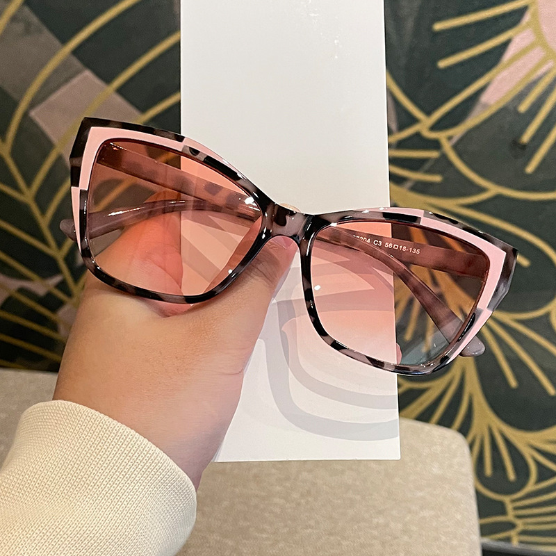 Designer Sunglasses For Women Cat Eye Sunglasses Fashion Classic Women Sunglasses Luxury Polarized Goggle Pilot PC Frame Oversized UV400 Eyewear KL822