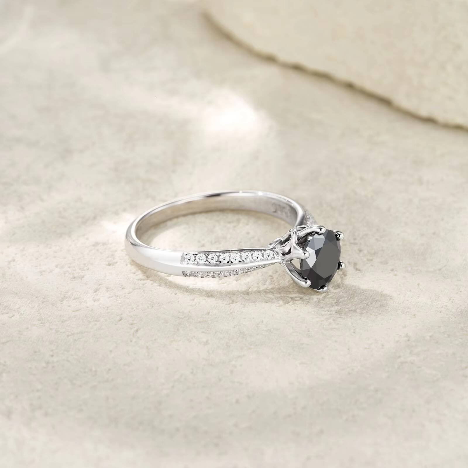 925 Sterling Silver Black Moissanite Ring Ladies Trendy Hot Selling Engagement Wedding Ring