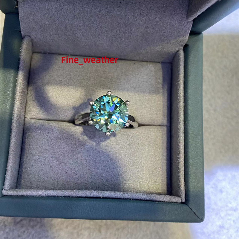 American Color-Blocked Green Moissanite Diamond Ring Super Strong Classic Six-Claw Design Perfect Best Gift for Best Anniversary