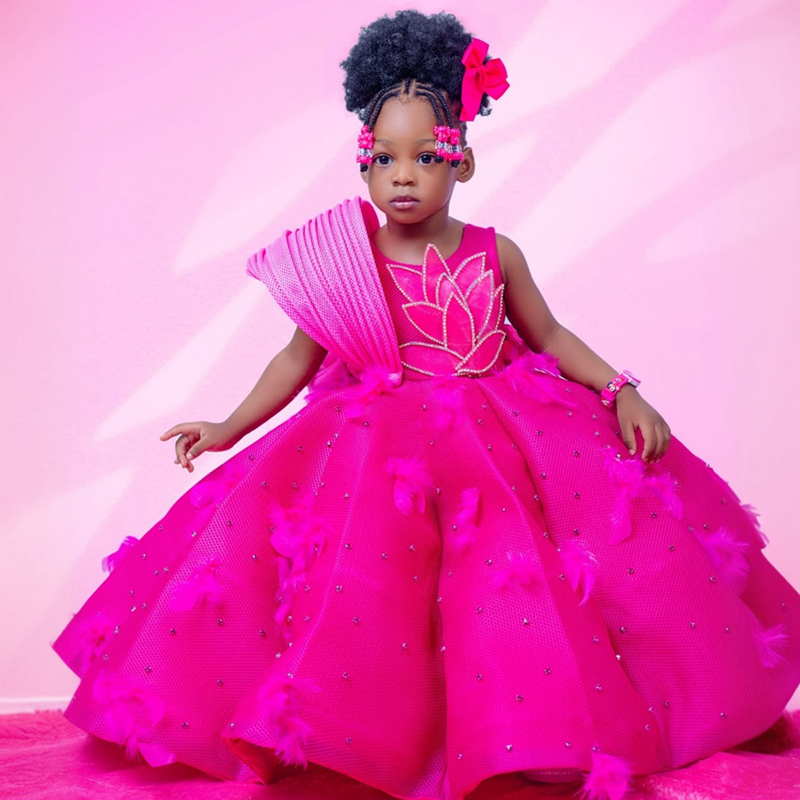 2025 Hot Pink Flower Girl Dresses Children Birthday Dress Illusion Feather Flora Applique Beaded Lace Tiered Tulle Princess Queen Ball Gown For Marria