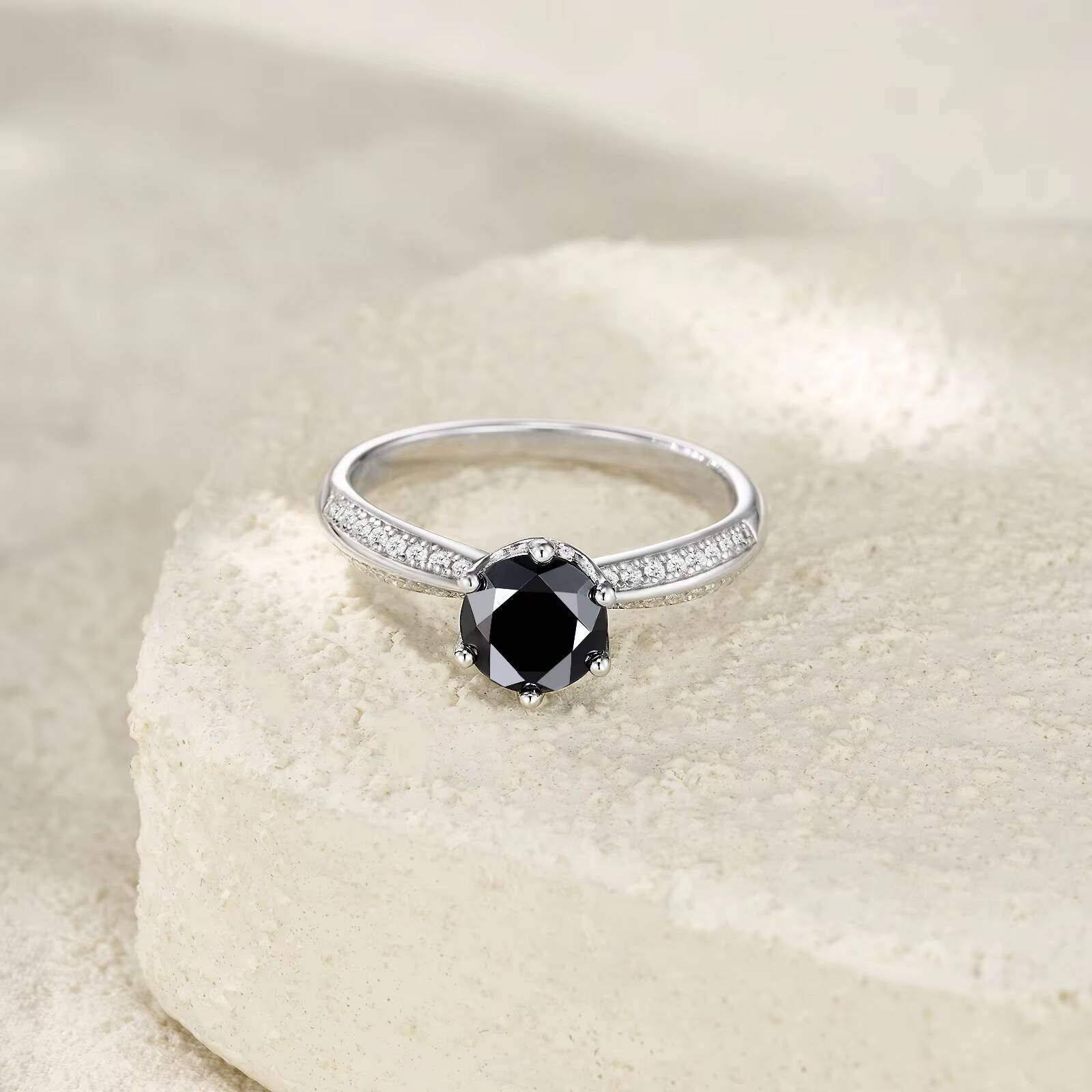 925 Sterling Silver Black Moissanite Ring Ladies Trendy Hot Selling Engagement Wedding Ring