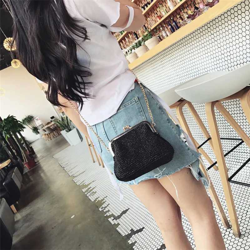 Small Crossbody Boho Bags For Women Evening Clutch Bags Hasp Ladies Handbag Female Straw Beach Rattan Women Messenger Bag Y2508071