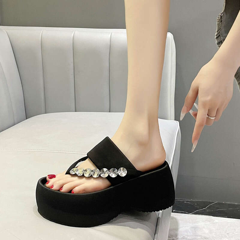 Platform Thick Sole Fashion Flip-Flops for Women 2025 Spring New Rhinestone Elegant Casual Sandals
