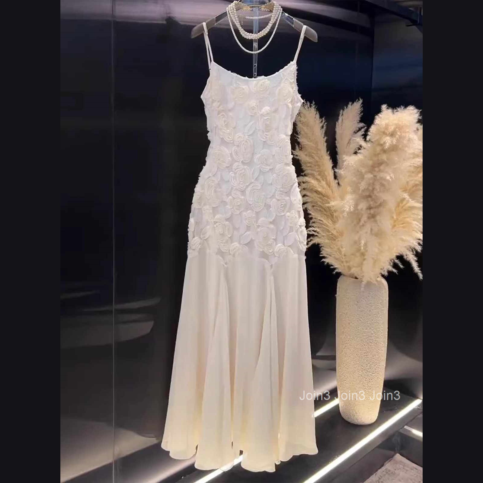 French Style Three-Dimensional Floral Lace Elegant Strap Dress for Women 2025 Summer New Design Long Dress