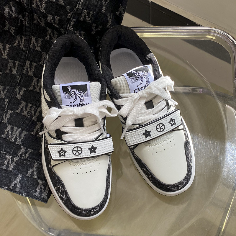 new Popular trendy ins student - oriented niche black - and - white color - blocked - strapped sneakers for women. Chic and versatile couple - matchin