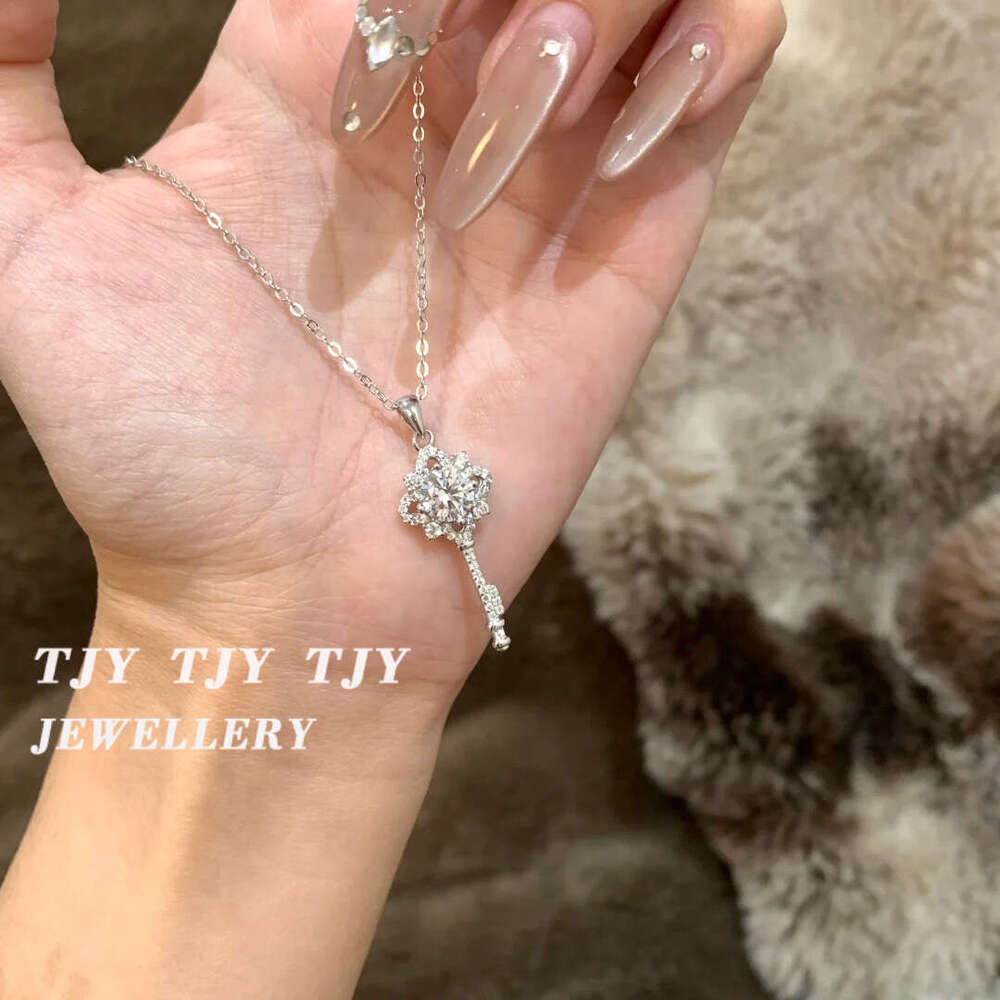 Korean Style Zircon Rhombus Key Pendant 2025 New Simple Elegant Collarbone Chain Commuting Versatile Women's Necklace