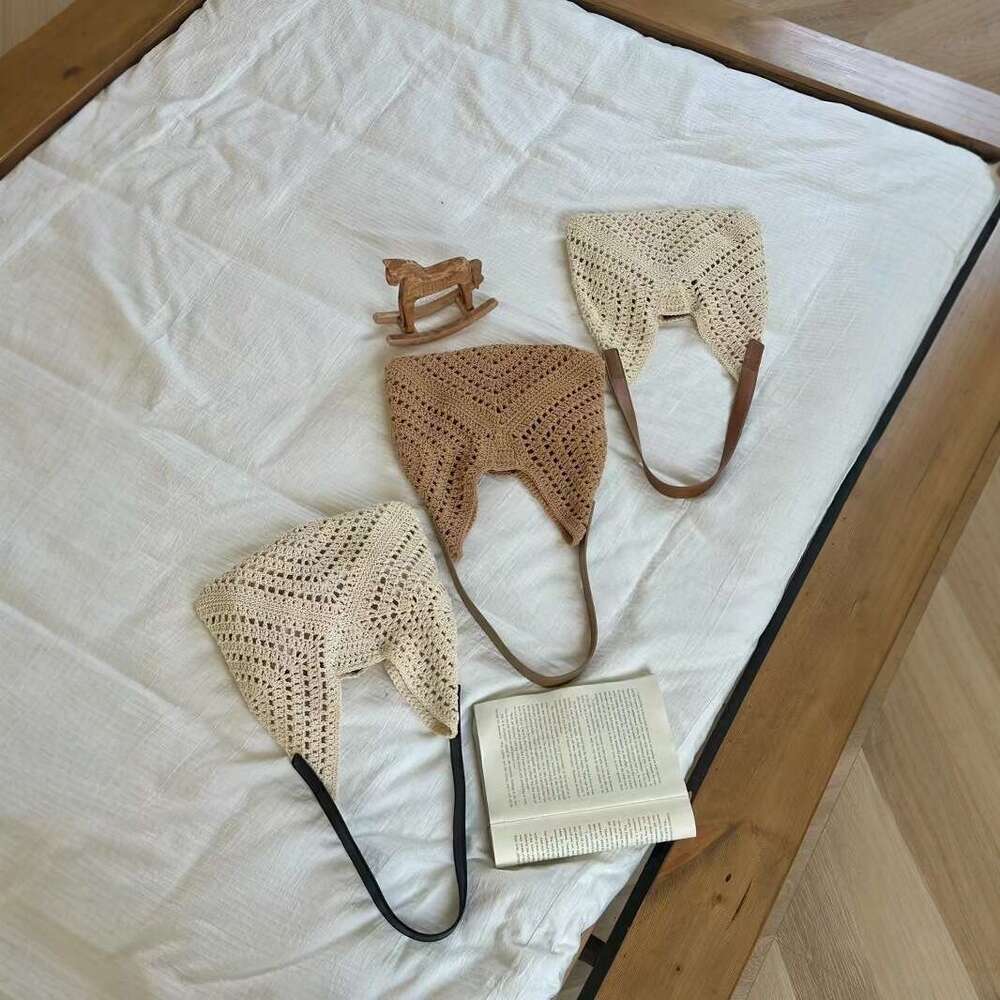 Vacation Style Beach Straw Woven Bag for Women 2025 New Fashion Niche Design Mesh Shoulder Handbag