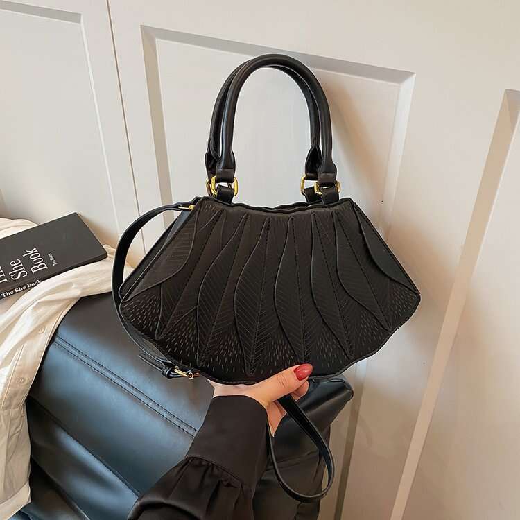 2025 Summer New High-Quality Textured Patchwork Shell Handbag Stylish Versatile Shoulder Crossbody Bag