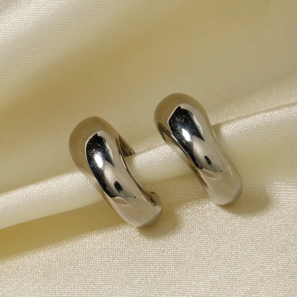 18K Gold Plated Stainless Steel Exquisite Punk Hip Hop Irregular Smooth Ear Clip Personality Charm Waterproof Trendy Jewelry 250715