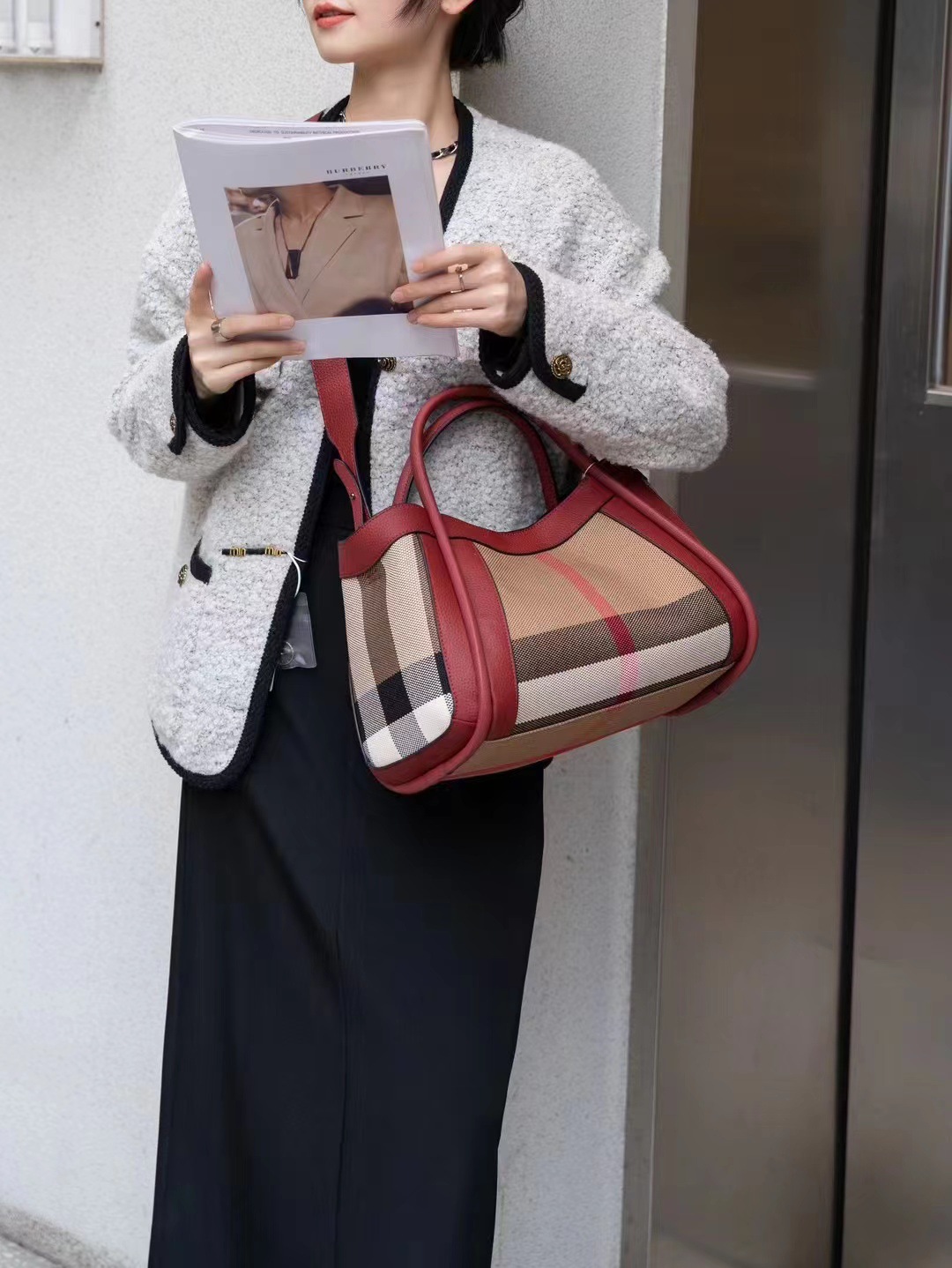 Retro Checkered Shoulder Bag: Large Capacity Canvas Leather Tote for Autumn & Winter Fashion dh4300051