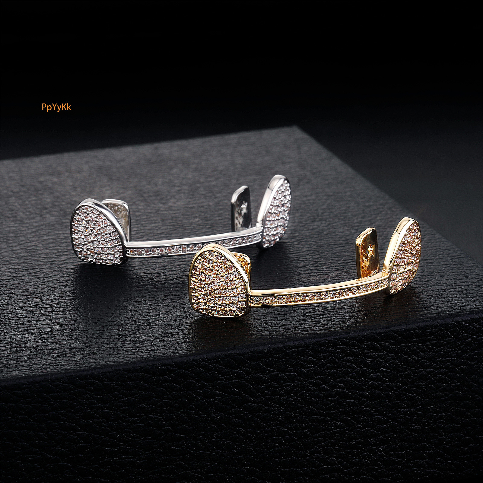 Luxury Hip Hop Cosplay Decor Iced Out VVS Moissanite Grillz Gold Plated with Diamonds High Quality Tooth Jewelry