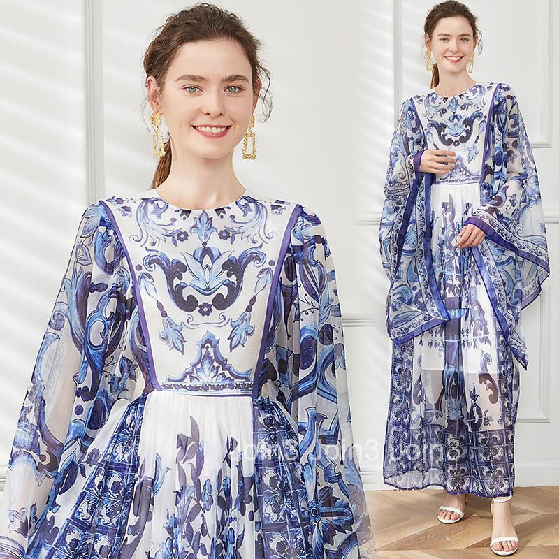 490 Autumn Womens Blue and White Porcelain Print Round Neck Flared Long Sleeve Loose A-line Dress Long Dress