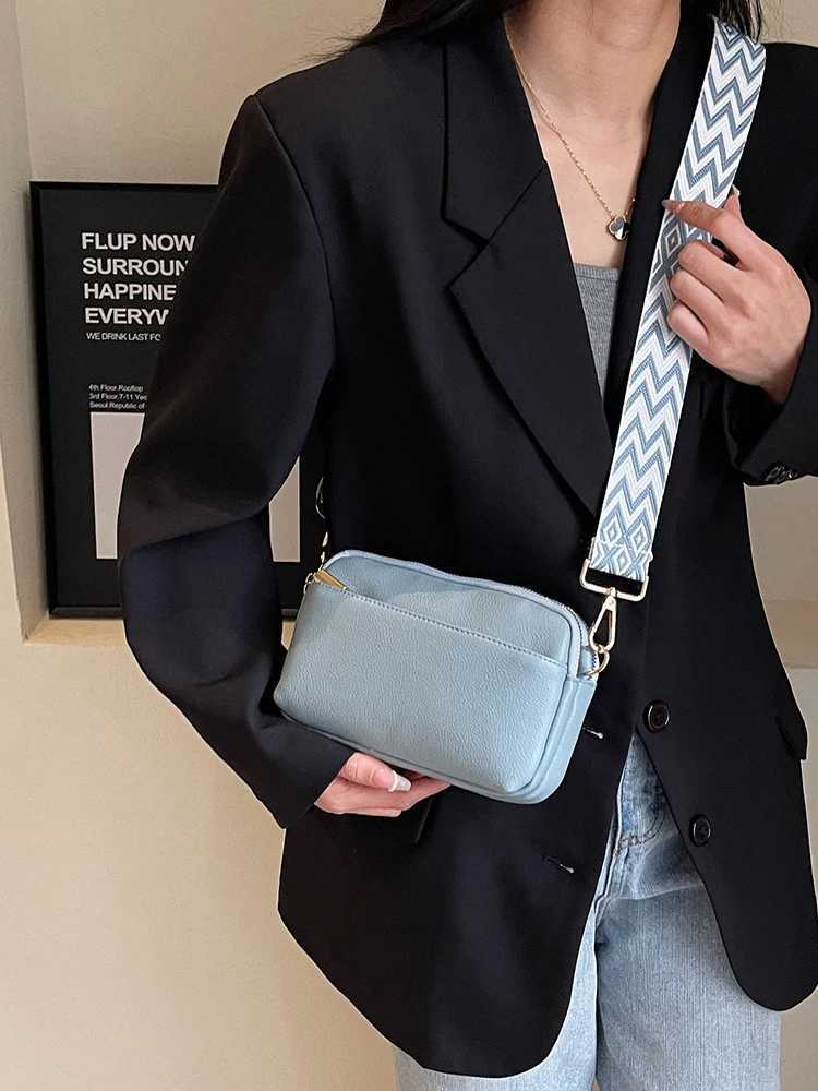 Chic Vegan Crossbody Bag - Minimalist Fashion-Forward PU Shoulder Bag for Women - Compact Spacious Phone-Friendly Y250719