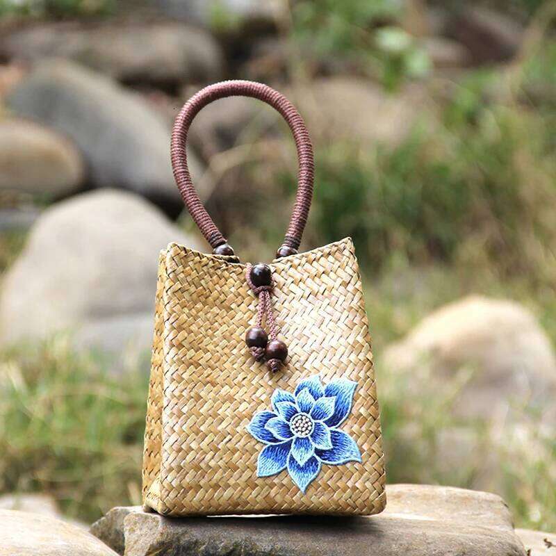 New fashion Designer Luxury Small ShoppingLeisure Travel Beach Bag Rattan Staw Beaach Woven Handbag