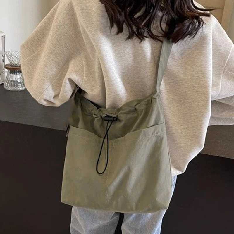 Fashion Drawstring Shoulder Bag Travel Casual Nylon Tote Bag Large Capacity Waterproof Crossbody Bucket Bag Women Y2508071