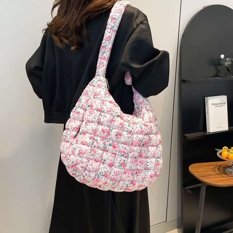 Quilted Single Shoulder Tote for Women, Large Capacity Crossbody Cloud Bag, New Pleated Bubble Dumpling Bag