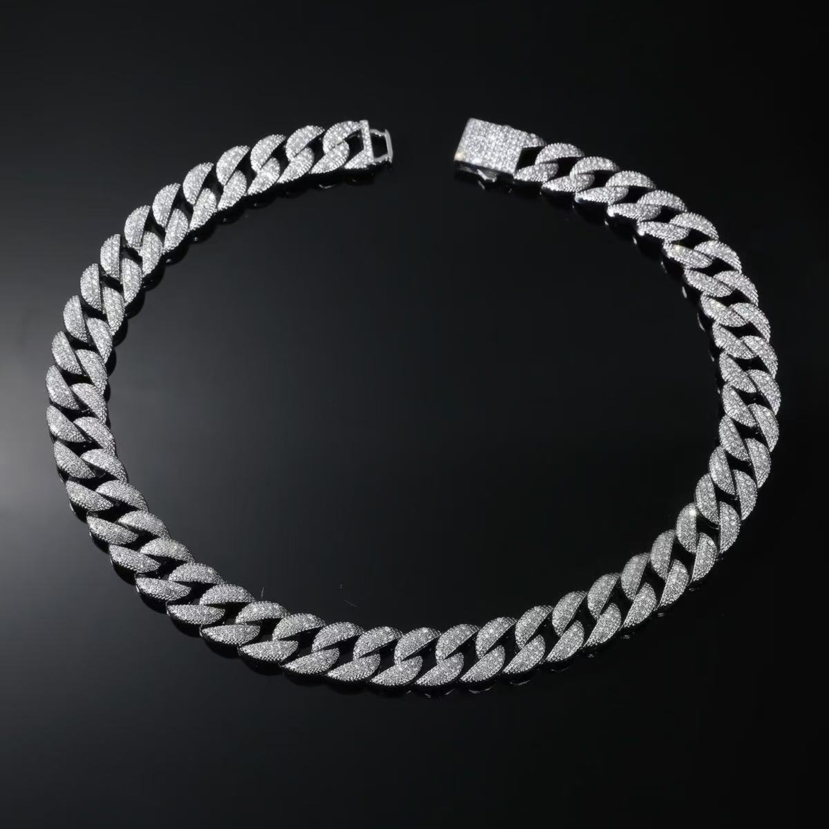 Men's Statement Jewelry: Elegant VVS Quality Moissanite Chains Available in Various Sizes - Chic Accessory Essentials!