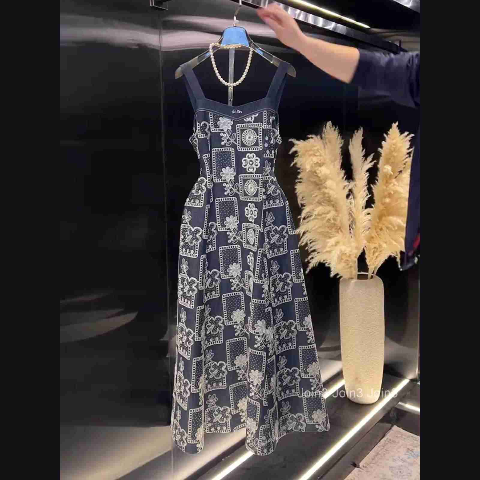 Elegant Denim Strap Dress Womens Fashion 2025 Summer New Elegant Waist-Cinching French Long Dress