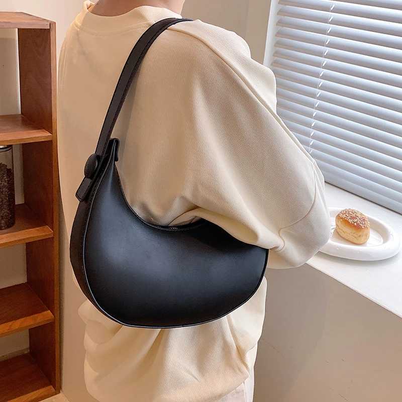 2022 Fashion Armpit Bags for Women Cute Half Crescent Bag Leather PU Purses and Handbags Designer Shoulder Bag Small Hand Bag Y250719