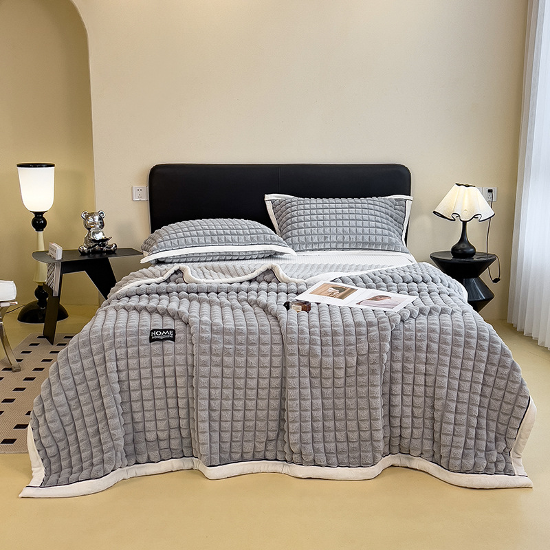 Designer blanket High gram weight beetle fleece blanket Thickened multi-functional double-sided milk fleece blanket Babe fleece cover blanket