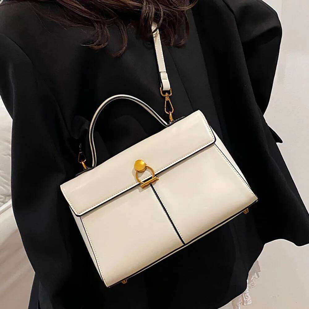 Designer Square Flap Single Shoulder Bags for Women High-end Pu Leather Red Handbags Lady Commuting Crossbody Bag