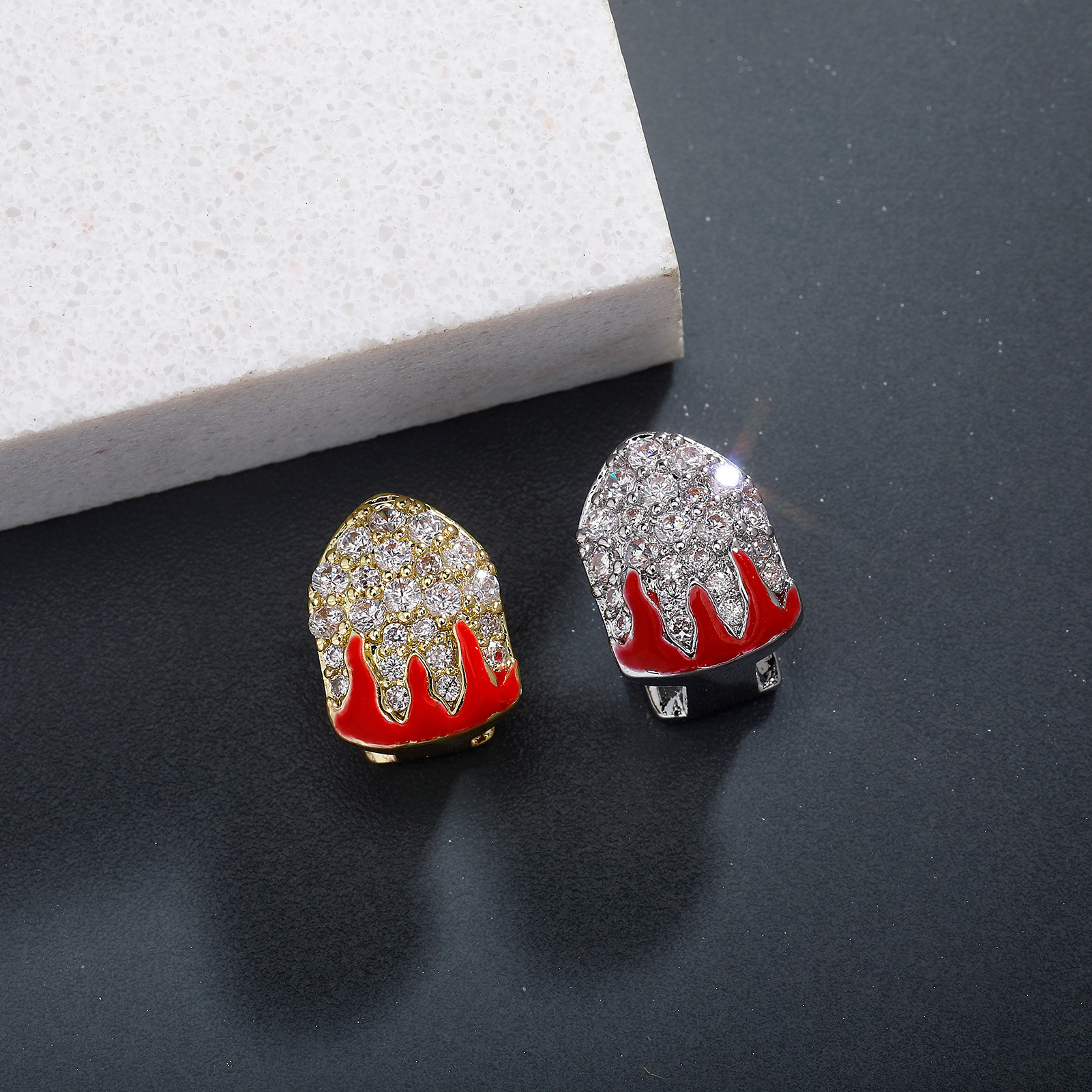 New Single/Double Flame Pattern Full Iced Out Gold Teeth Halloween Hot Cosplay Versatile Tooth Grillz