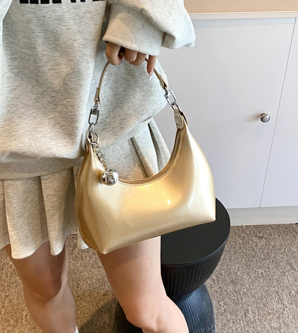 2025 Summer New Women's Crossbody Bag Fashion Summer New Fashion Handbag Fashion Personalized Commuter Women's Shoulder Bag New women's